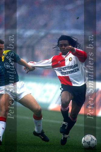 Regi Blinker in duel met Frank de Boer