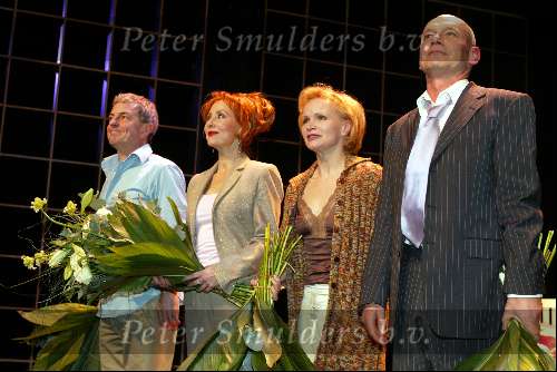 Amsterdam 14 januari 2003
Premiere van eten met vrienden in nieuwe de la mar theater met Huub Stapel renee soutendijk en Carolien v d berg Michiel Romijn