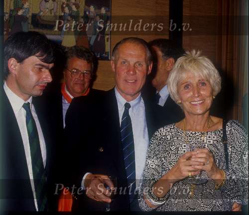 Rinus Michels met Wil Michels op het feest van het Nederlands elftal 1988 na behalen europees kampioenschap
Achtergrond Dr. Co Greep