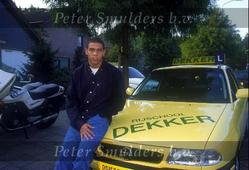 Ronaldo tijdens zijn eerste rijles bij John Dekker rijschool te Eindhoven