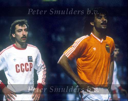 Ruud Gullit spelend voor het Nederlands Elftal in 1988 tijdens het europees Kampioenschap tegen Rusland