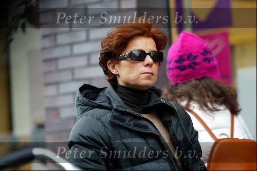 Amsterdam 30 januari 2003
Harry Mens met honden op de pc
aan de andere kant van de straat liep zijn ex vrouw Suze Mens