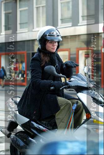 Amsterdam 30 januari 2003
Tamara Brinkman op scooter