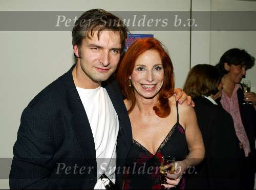 Den haag 30 januari 2003
Premiere Johnny Kraaykamp sr in schouwburg Den Haag.
Victor Reinier met marianne Mudder