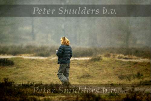 Hilversum 18 januari 2003
Wendy v Dijk wandelend met hond op de heide
Veel problemen met Xander de Buisonje