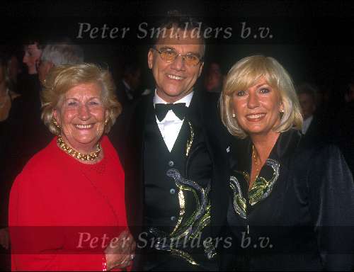 Willeke Alberti met haar moeder Ria Alberti en Willem Nijholt