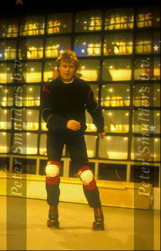 Goes 10 Januari 1985
Willem Ruis op de rolschaatsen in zijn circus