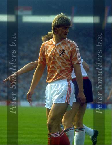 Duitsland 1988 Europees Kampioenschap voetbal
Nederland-Engeland, eindstand 3-1 door 3 doelpunten van
Marco v Basten  Wim Kieft