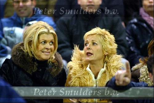 Volendam 29 januari 2003
Oud Ajax tegen oud Volendam. 
Bartina Koeman en Yvonne Blind