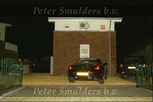 Vinkeveen 17 januari 2004
Andre Hazes op bezoek bij Rachel. Links Andre zijn auto . rechts de auto v Rachel. Auto heeft er de hele nacht gestaan.
Peter Smulders bv