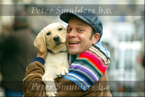 Amsterdam 23 januari 2004
Carlo Boszhard met Labrador Sumo op PC Hooftstraat
