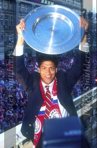 Carlos 1996 met de kampioensschaal