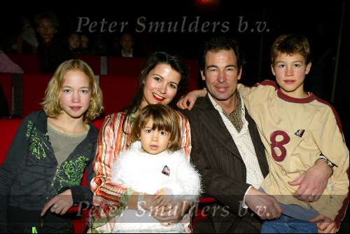 Kaatsheuvel 24 januari 2004
Premiere Doornroosje in de efteling. 
Erik de Vogel en Caroline de Bruin met kinderen