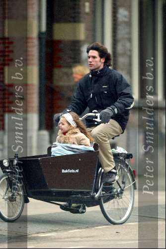Amsterdam 15 januari 2004
Daniel Boissevain met dochter in bakfiets