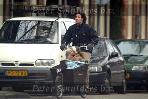 Amsterdam 15 januari 2004
Daniel Boissevain met dochter in bakfiets