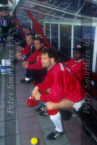 Danny Blind, Fred Grim op reservebank tijdens de kampioenswedstrijd van AJAX 1996