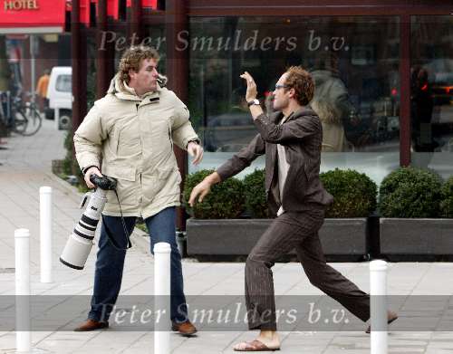 Amsterdam 26 januari 2004
Opnames film GAY. Fotograaf Edwin Smulders heeft ruzie met Hugo Metsers III