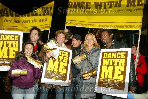 Amsterdam 15 januari 2003
Red de Oerang Oetang.  Geert Hoes Jeroen Biegstraten en Sabine Koning Sander Jansons John Williams en Floortje Dessing