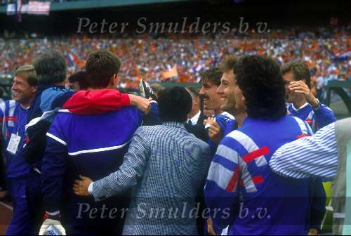 1988 Europees Kampioenschap voetbal
Nederland-Ierland 1-0
Hendri Kruzen en johnny v \\\'t Schip Joop Hiele
