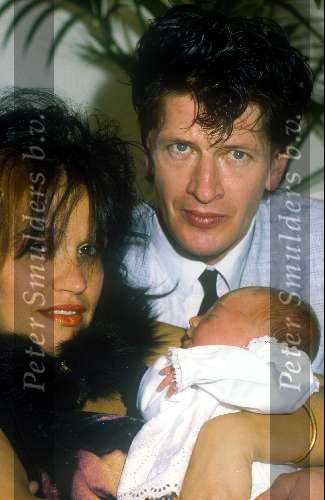 Herman Brood en Xandra Brood met hun eerste dochter
