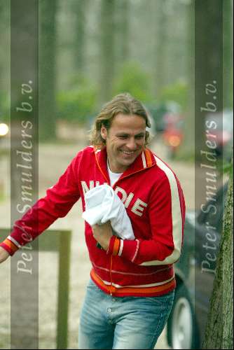 Den Dolder 22 januari 2004
Idols finalisten oefenen met Marco Borsato in Best Western Hotel Den DolderJohn Ewbank
Peter Smulders bv