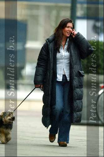 Amsterdam 26 januari 2004
Josefine v Asdonk met hond en gsm