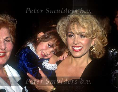 Amsterdam 16 November 1994
Patricia Paay met haar dochter en moeder