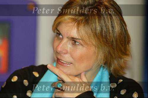 Amsterdam 19 januari 2004
Prinses Laurentien (zwanger) opent het nieuwe IBM pand in Amsterdam. Laurentien met middelvinger