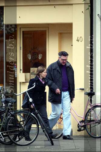 Amsterdam 5 januari 2004
Prinses Margaritha op de fiets in Amsterdam. Margaritha met een vriend