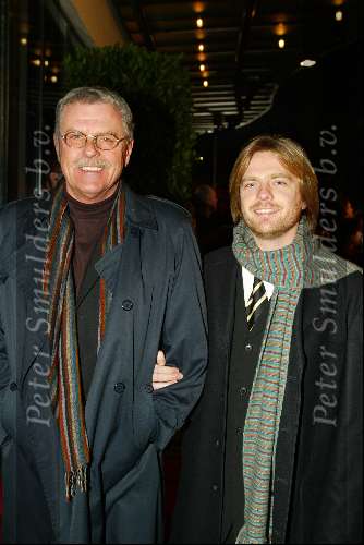 Scheveningen 12 januari 2003
100 jarig bestaan circustheater.
Robert Long met vriend