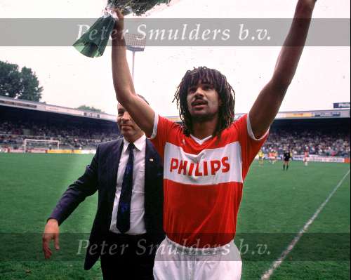 1987
PSV-Fortuna SC
Afscheid Ruud Gullit met op de achtergrond oud voorzitter Jacques Ruts