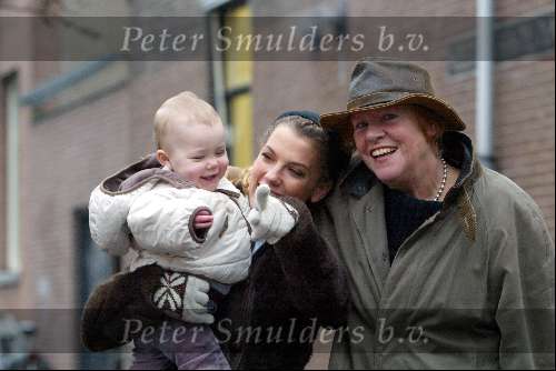 Amsterdam 7 januari 2004
Tatum Dagelet met Toy Travis en een kennis op Cornelus Schuytstraat.