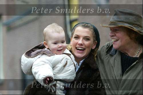Amsterdam 7 januari 2004
Tatum Dagelet met Toy Travis en een kennis op Cornelus Schuytstraat.