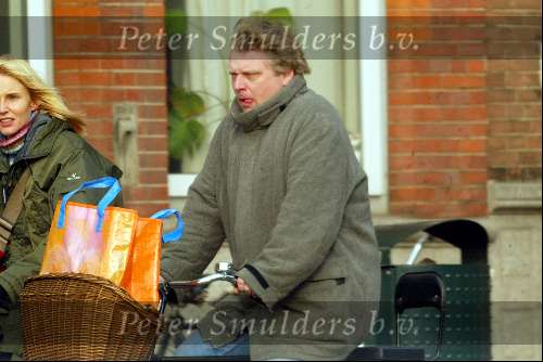 Amsterdam 23 januari 2004
Theo v Gogh met een vriendin op de fiets