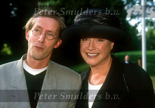 Viola Holt met haar man
10 Juni 1998