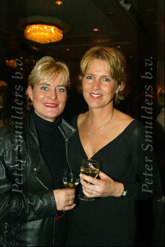 Hilversum 9 januari 2003
Verkiezing omroepman van het jaar bij Jan Tabak.
Peter R de Vries zijn vrouw en Vivian Boelen