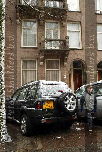 Amsterdam 1 januari 2004
Wendy v Dijk haar auto in straat bij bij Chris Zegers.