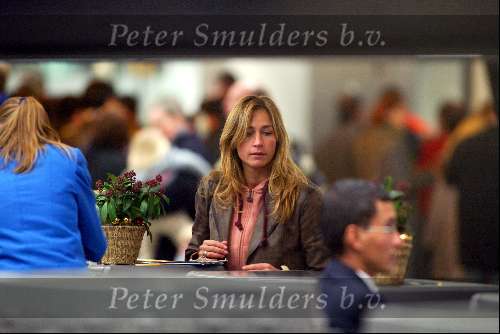 Amsterdam 2 januari 2003
Wendy v Dijk met haar zoontje Sem en een vriendin op Schiphol.