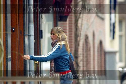 Amsterdam 30 januari 2004
Wendy v Dijk gaat naar binnen bij het huis van Chris Zegers  in Amsterdam