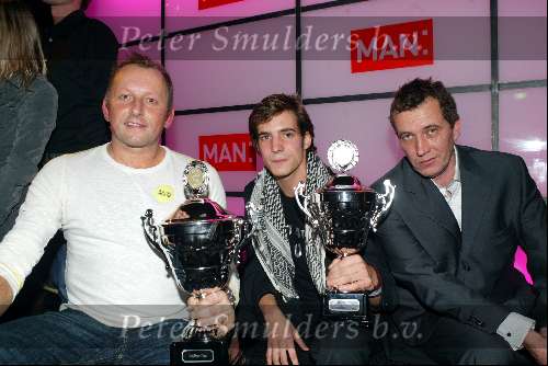 Amsterdam 17 december 2003
Presentatie Man van het jaar in Zebra Lounge.   Wilbert Das Egbert Jan Weber en Thomas Hendriks.