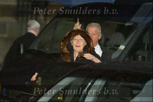Amsterdam 14 januari 2004
Koningin Beatrix geeft nieuwjaarsreceptie in paleis op de dam. Groot meesteres Koningin. Mevr v loon de la Bouchere