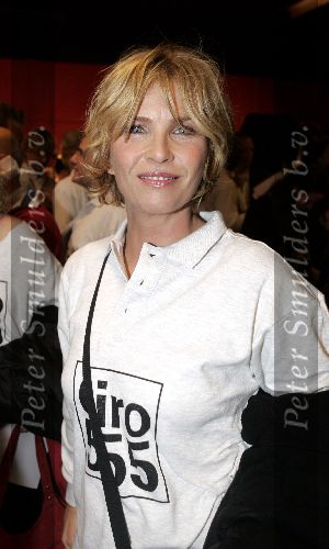 Hilversum 6 januari 2005
Aktie  555 voor azie in studio 22.
Anita Witsier