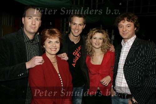 Hilversum 6 januari 2005
Aktie  555 voor azie in studio 22.
Nelleke v d Krogt Annette Barlo Jochem v Gelder en Frits Sissing