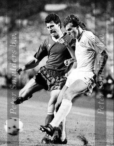 Stuttgart 25 mei 1988 PSV-Benfica 0-0
PSV Wint de Europacup I Seizoen 1987/1988
Anton Janssende maker van de beslissende penalty

PETER SMULDERS BV