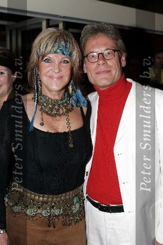 Nijmegen 26 januari 2005
Premiere Hair in Nijmegen.
Astrid Engels met vriend
