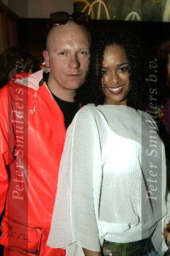 Nijmegen 26 januari 2005
Premiere Hair in Nijmegen.
Chaira Borderslee met vriend Pim Smid