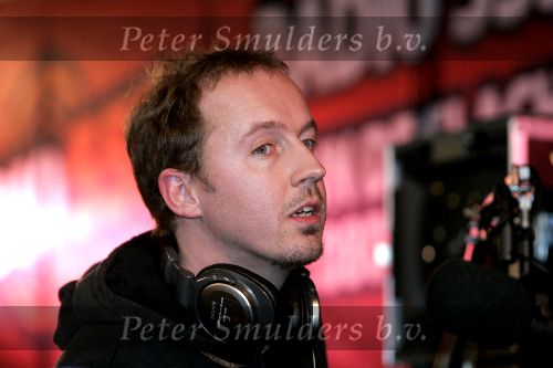 Hilversum 6 januari 2005
Aktie  555 voor azie in studio 22.
Edwin Evers