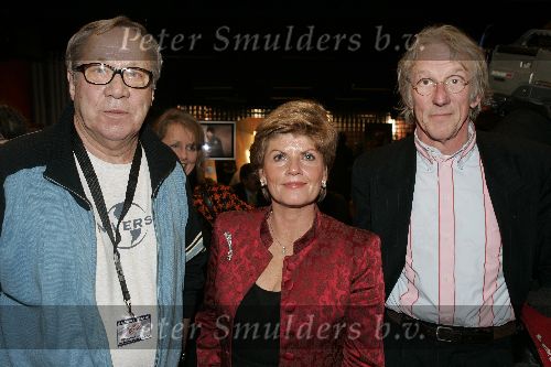 Hilversum 6 januari 2005
Aktie  555 voor azie in studio 22.
Piet Romer Freek de Jonge en ...