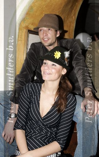 Seefeld 18 januari 2005
Tiroler avond bij opening Princess hotel.
Froukje de Both met vriend
Peter Smulders bv