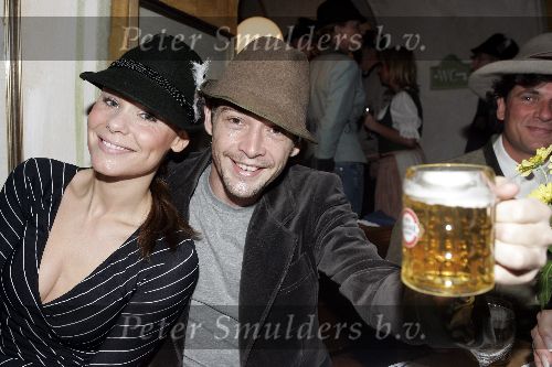 Seefeld 18 januari 2005
Tiroler avond bij opening Princess hotel.
Froukje de Both met vriend